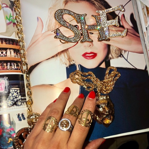 NWT - Cross Gold Rings ( Set of Two ) - Picture 5 of 7